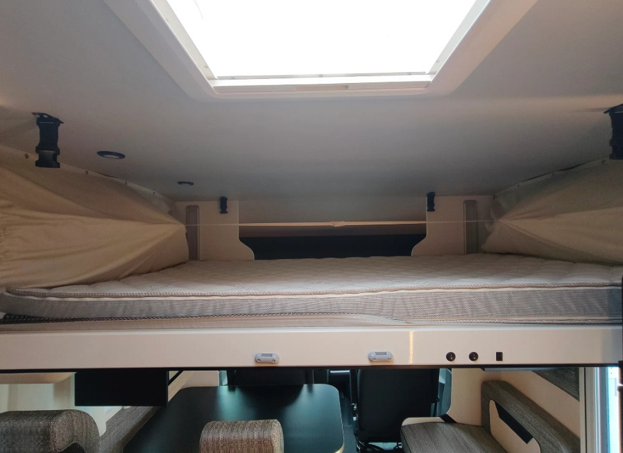 Cámper RIMOR Rimor KILIG 95 Plus NEW Retrofitted 5 Passenger Winter Camera Navigation: foto 25