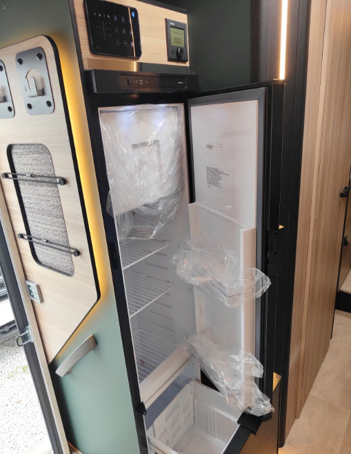 Cámper RIMOR Rimor KILIG 95 Plus NEW Retrofitted 5 Passenger Winter Camera Navigation: foto 23