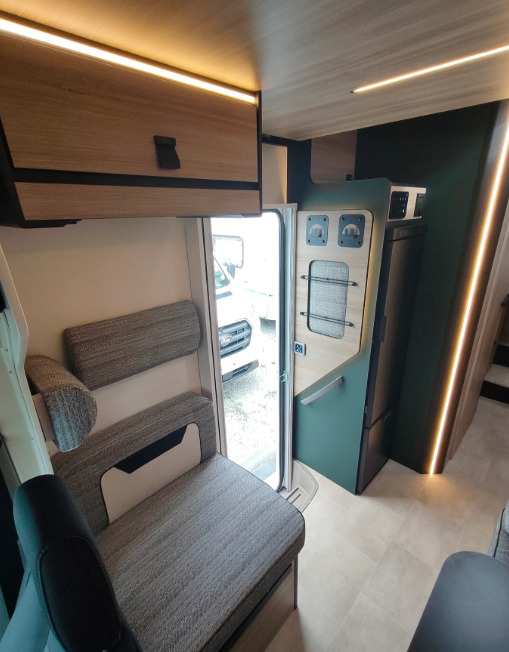 Cámper RIMOR Rimor KILIG 95 Plus NEW Retrofitted 5 Passenger Winter Camera Navigation: foto 15