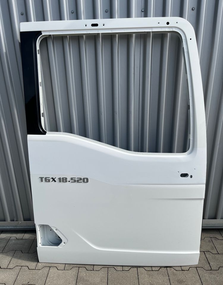 Drzwi prawe MAN TGX TG3 drzwi pasażera nowy model - Carrocería y exterior para Camión: foto 1 Drzwi prawe MAN TGX TG3 drzwi pasażera nowy model - Carrocería y exterior para Camión: foto 1