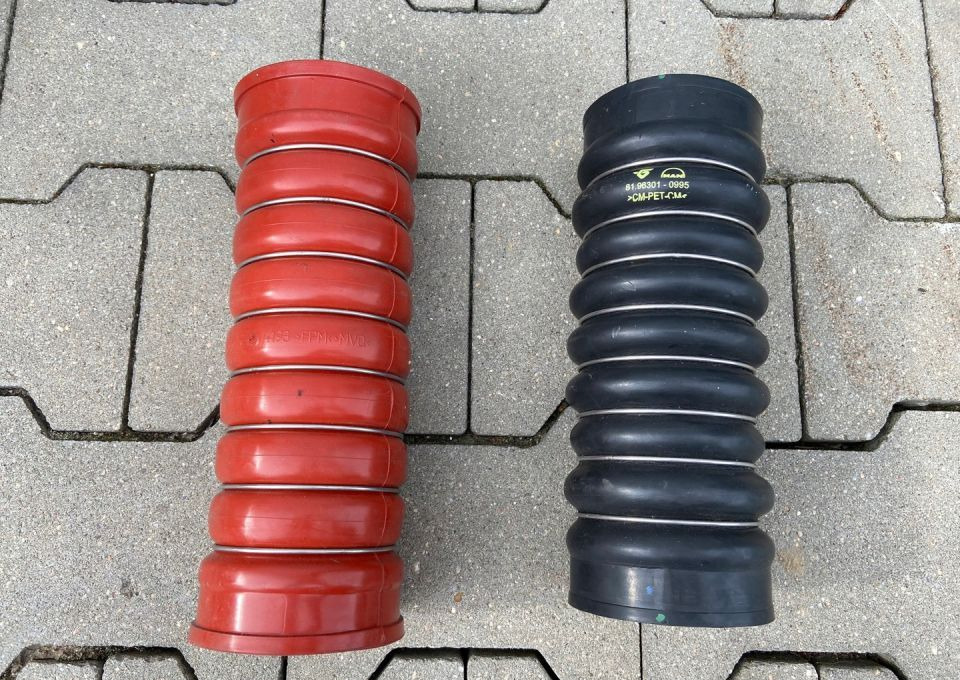 Guma chłodnicy MAN TGX TGS TG3 NOWA łącznik - Radiador para Camión: foto 1 Guma chłodnicy MAN TGX TGS TG3 NOWA łącznik - Radiador para Camión: foto 1