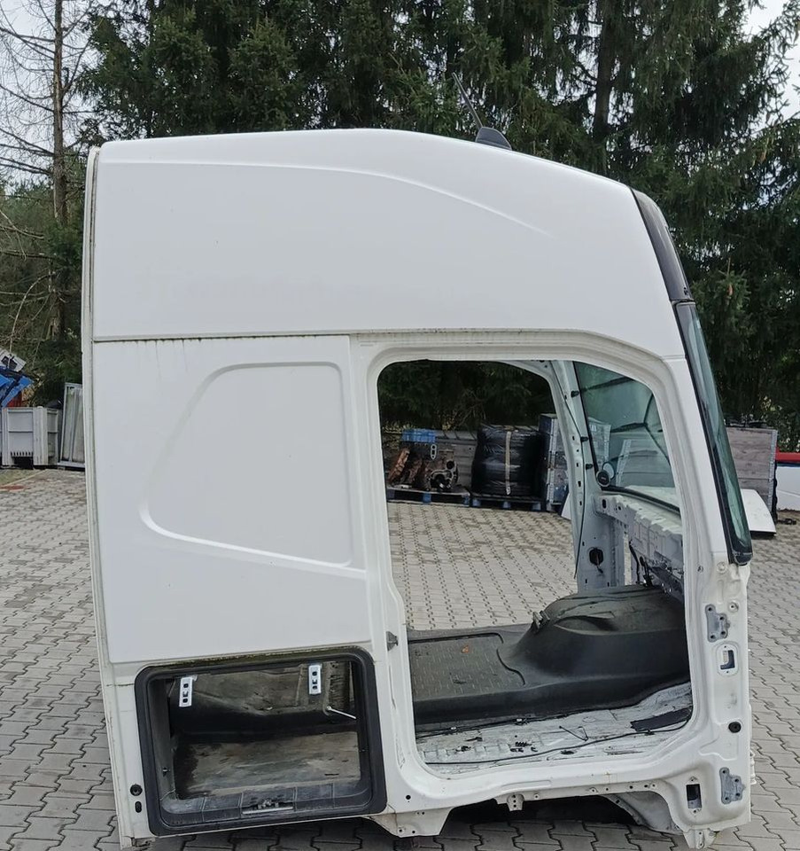 KABINA VOLVO FH4 - Cabina para Camión: foto 4 KABINA VOLVO FH4 - Cabina para Camión: foto 4
