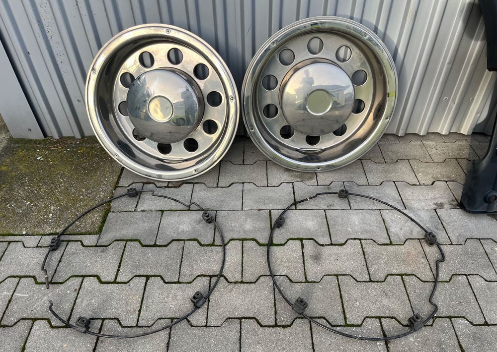 Kołpaki TIR MAN DAF Scania Volvo 22.5” komplet - Carrocería y exterior para Camión: foto 1 Kołpaki TIR MAN DAF Scania Volvo 22.5” komplet - Carrocería y exterior para Camión: foto 1