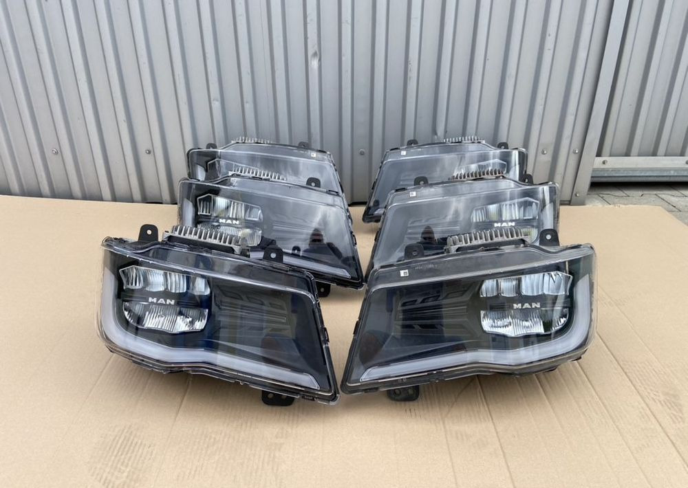 Lampa LED MAN TG3 TGX nowy model reflektor - Faro delantero para Camión: foto 1 Lampa LED MAN TG3 TGX nowy model reflektor - Faro delantero para Camión: foto 1