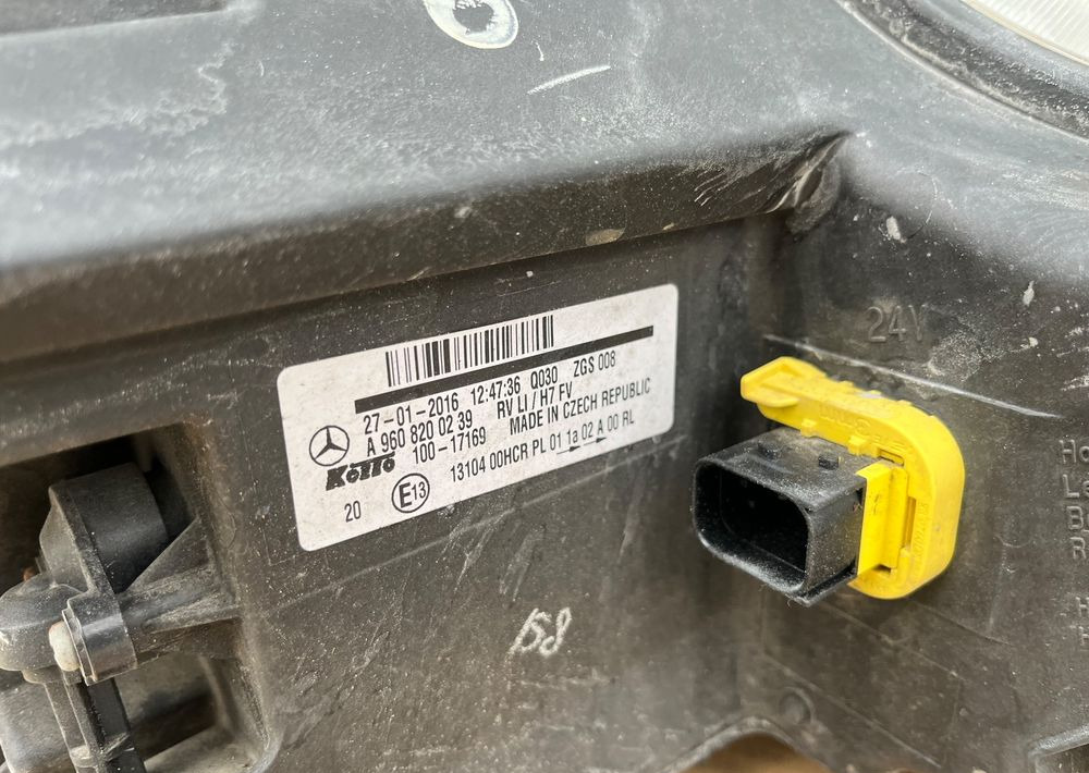 Lampa Mercedes Actros MP4 euro 6 MP 4 reflektor lewy - Luz/ Iluminación para Camión: foto 3 Lampa Mercedes Actros MP4 euro 6 MP 4 reflektor lewy - Luz/ Iluminación para Camión: foto 3