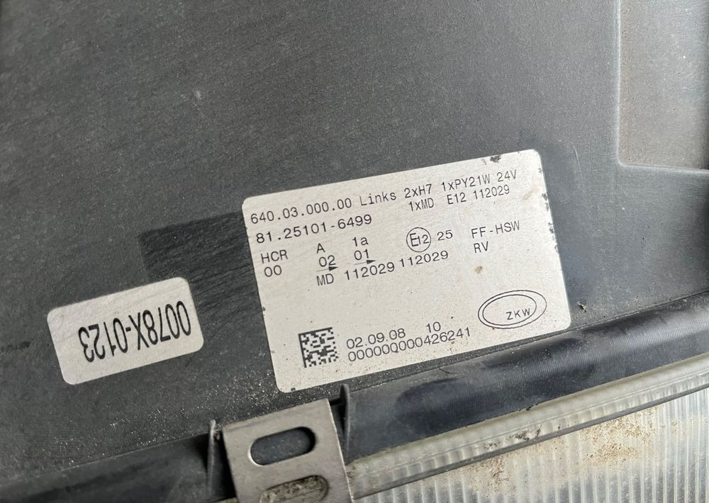 Lampy MAN TGX TGS euro 5 oryginał reflektor - Luz/ Iluminación para Camión: foto 5 Lampy MAN TGX TGS euro 5 oryginał reflektor - Luz/ Iluminación para Camión: foto 5