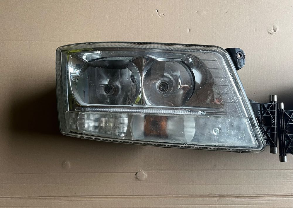 Lampy MAN TGX TGS euro 5 oryginał reflektor - Luz/ Iluminación para Camión: foto 3 Lampy MAN TGX TGS euro 5 oryginał reflektor - Luz/ Iluminación para Camión: foto 3