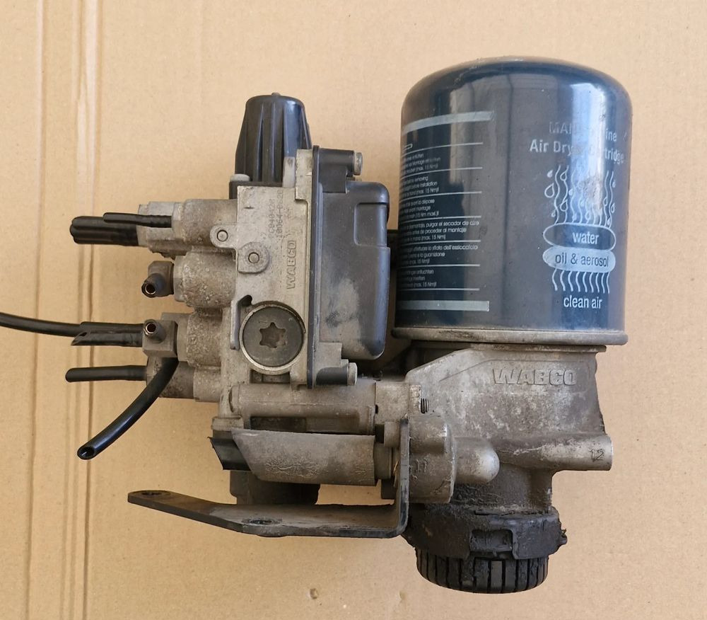 MAN TG3 TGX APS OSUSZACZ POWIETRZA 81.AC216-9110 - Compresor para Camión: foto 1 MAN TG3 TGX APS OSUSZACZ POWIETRZA 81.AC216-9110 - Compresor para Camión: foto 1