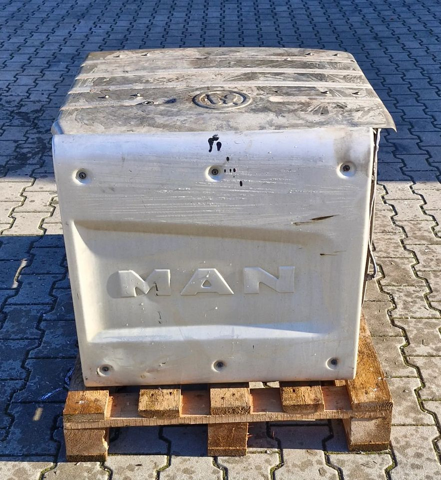 MAN TG3 TGX TGS KATALIZATOR TŁUMIK 81.151036182 81.151030164 - Convertidor catalítico: foto 1 MAN TG3 TGX TGS KATALIZATOR TŁUMIK 81.151036182 81.151030164 - Convertidor catalítico: foto 1