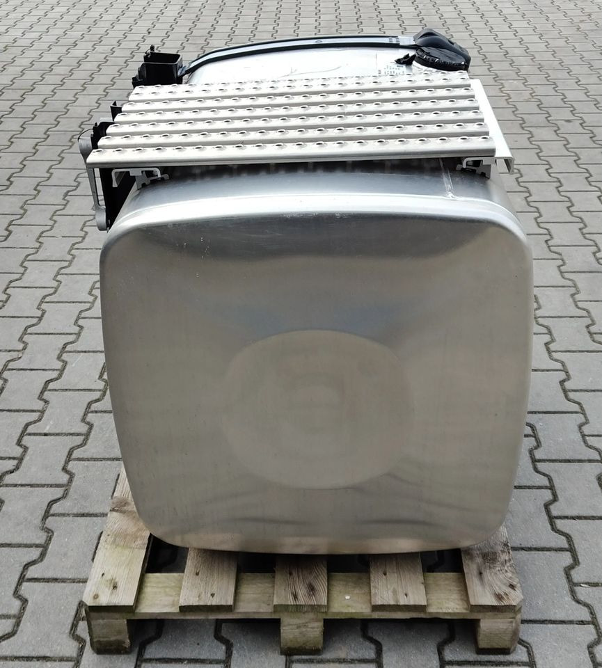MAN TG3 TGX TGS ZBIORNIK PALIWA KOMPLETNY 460L NOWY - Depósito de combustible para Camión: foto 3 MAN TG3 TGX TGS ZBIORNIK PALIWA KOMPLETNY 460L NOWY - Depósito de combustible para Camión: foto 3