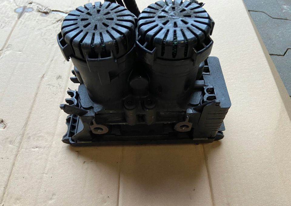 Modulator hamulcowy EBS MAN TGX TGS euro 6 zawór - Piezas de freno para Camión: foto 3 Modulator hamulcowy EBS MAN TGX TGS euro 6 zawór - Piezas de freno para Camión: foto 3