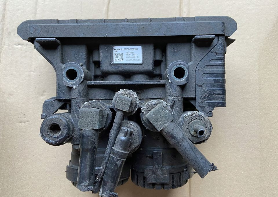 Modulator hamulcowy EBS MAN TGX TGS euro 6 zawór - Piezas de freno para Camión: foto 1 Modulator hamulcowy EBS MAN TGX TGS euro 6 zawór - Piezas de freno para Camión: foto 1