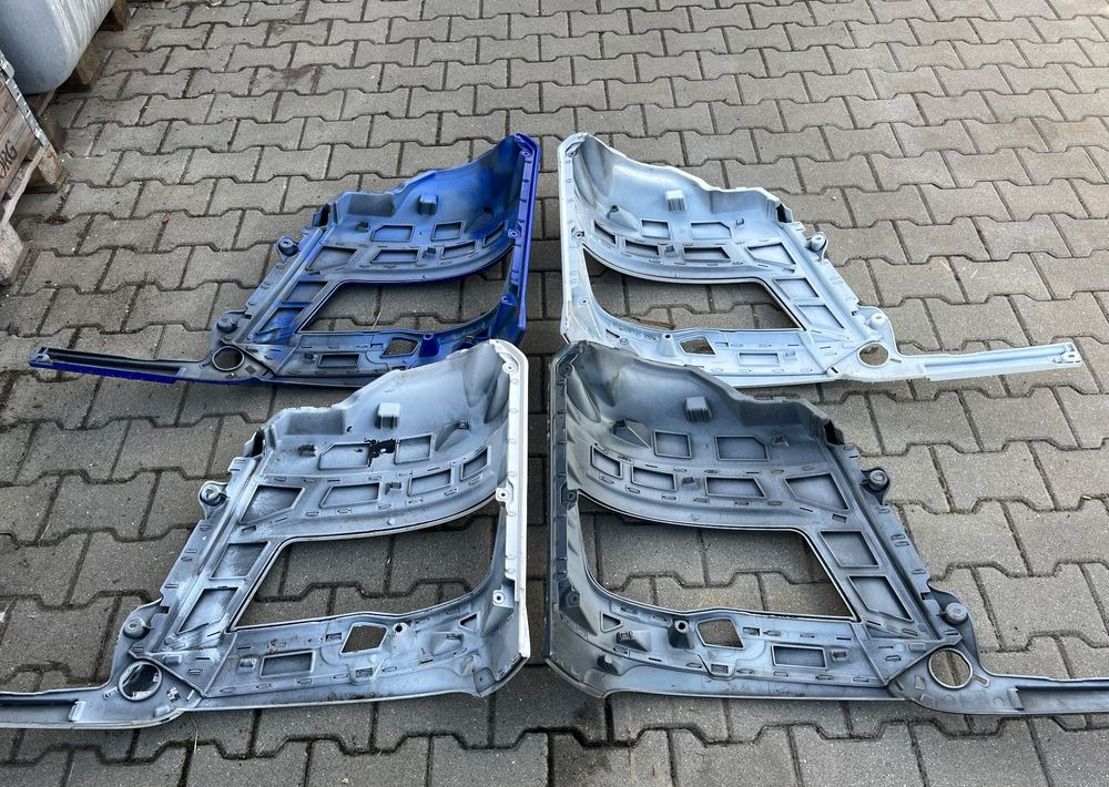 Narożnik zderzaka MAN TG3 TGX nowy model okular osłona - Esquina parachoques para Camión: foto 2 Narożnik zderzaka MAN TG3 TGX nowy model okular osłona - Esquina parachoques para Camión: foto 2