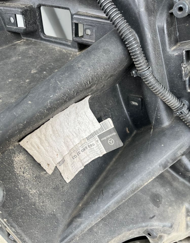 Narożnik zderzaka Mercedes Actros MP4 lampa garnek obudowa halogen - Esquina parachoques para Camión: foto 3 Narożnik zderzaka Mercedes Actros MP4 lampa garnek obudowa halogen - Esquina parachoques para Camión: foto 3