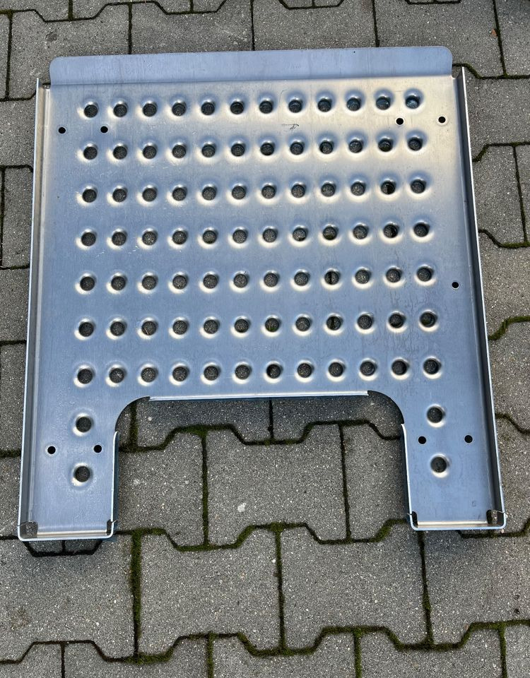 Podest zbiornika Volvo FH FM NOWY pokrywa płyta - Carrocería y exterior para Camión: foto 2 Podest zbiornika Volvo FH FM NOWY pokrywa płyta - Carrocería y exterior para Camión: foto 2