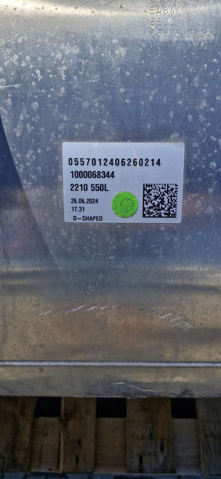 VOLVO FH4 RENAULT GAMA T ZBIORNIK PALIWA 550L NOWY - Depósito de combustible para Camión: foto 5 VOLVO FH4 RENAULT GAMA T ZBIORNIK PALIWA 550L NOWY - Depósito de combustible para Camión: foto 5