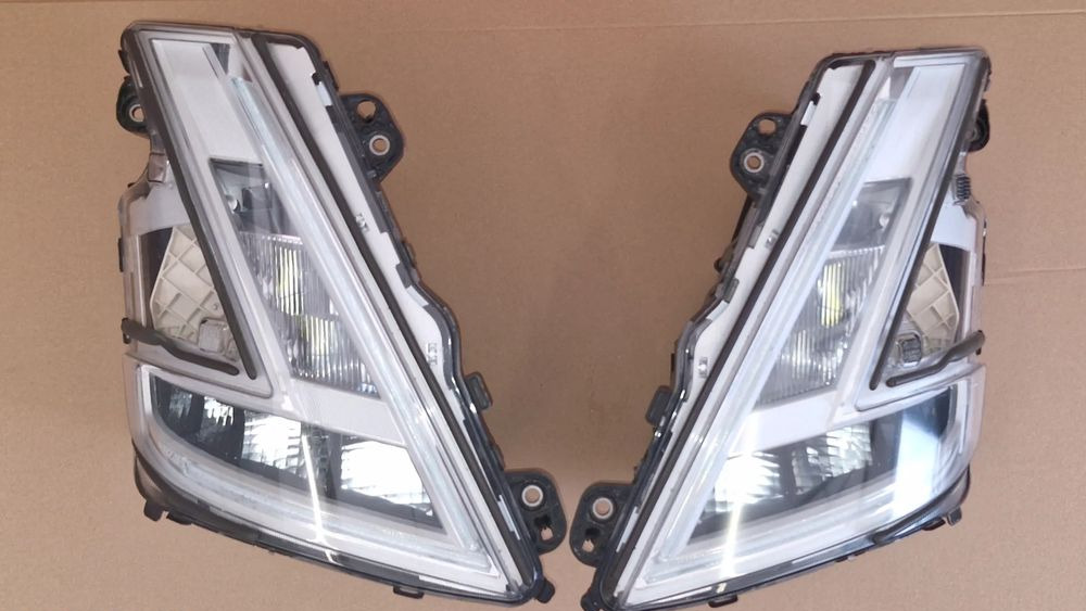 VOLVO FH5 LAMPA PRZEDNIA FULL LED 23752680 23752678 24056515 - Faro delantero para Camión: foto 1 VOLVO FH5 LAMPA PRZEDNIA FULL LED 23752680 23752678 24056515 - Faro delantero para Camión: foto 1