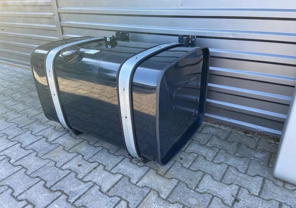 ZBIORNIK PALIWA 400L MAN TGX TGS TG3 NOWY - Depósito de combustible para Camión: foto 3 ZBIORNIK PALIWA 400L MAN TGX TGS TG3 NOWY - Depósito de combustible para Camión: foto 3