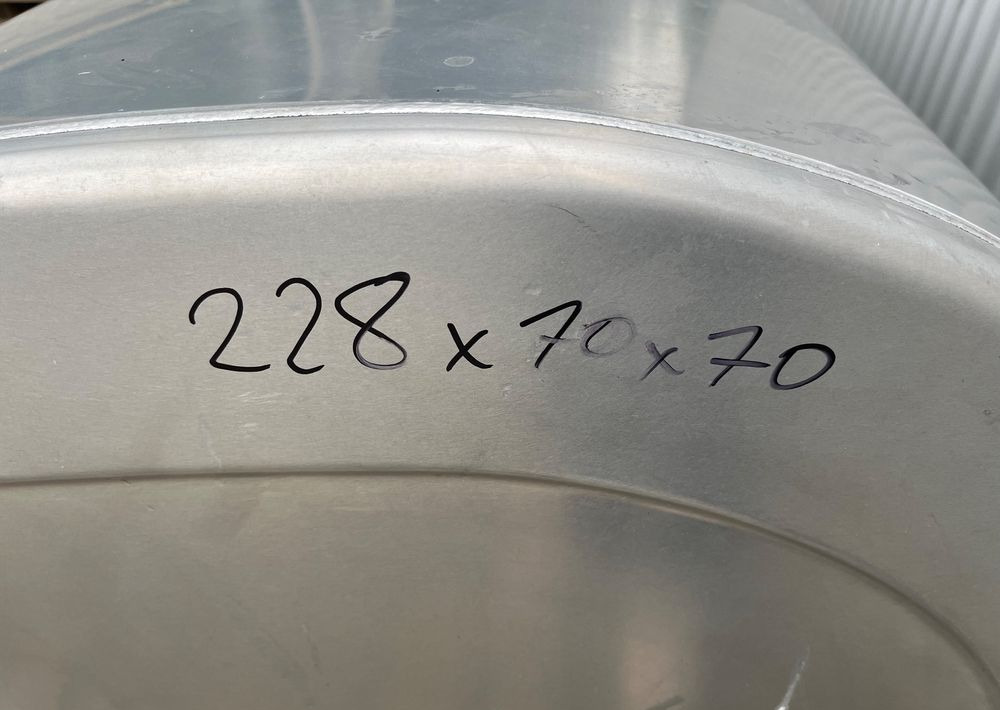 Zbiornik paliwa Volvo FH Renault 900 litrów bak jak nowy - Sistema de combustible para Camión: foto 5 Zbiornik paliwa Volvo FH Renault 900 litrów bak jak nowy - Sistema de combustible para Camión: foto 5