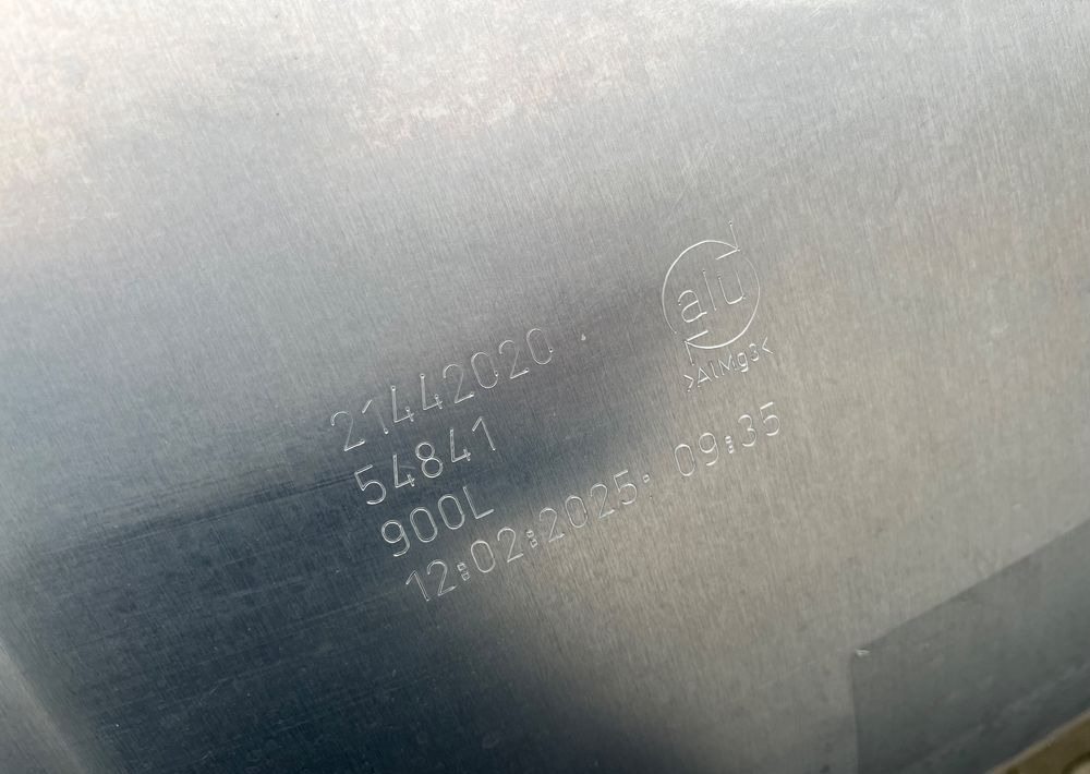 Zbiornik paliwa Volvo FH Renault 900 litrów bak jak nowy - Sistema de combustible para Camión: foto 4 Zbiornik paliwa Volvo FH Renault 900 litrów bak jak nowy - Sistema de combustible para Camión: foto 4