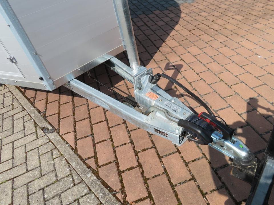 Remolque para caballos Böckmann Pferdeanhänger Champion Esprit ISY Sattelkammer 100km/h: foto 17 Remolque para caballos Böckmann Pferdeanhänger Champion Esprit ISY Sattelkammer 100km/h: foto 17