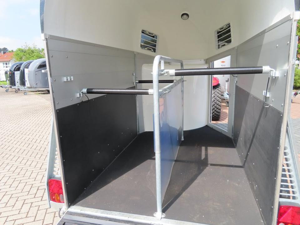 Remolque para caballos Böckmann Pferdeanhänger Champion Esprit ISY Sattelkammer 100km/h: foto 8 Remolque para caballos Böckmann Pferdeanhänger Champion Esprit ISY Sattelkammer 100km/h: foto 8