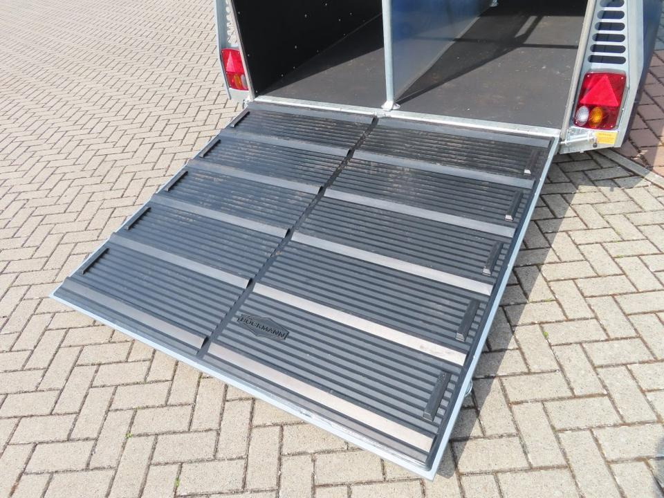 Remolque para caballos Böckmann Pferdeanhänger Champion Esprit ISY Sattelkammer 100km/h: foto 11 Remolque para caballos Böckmann Pferdeanhänger Champion Esprit ISY Sattelkammer 100km/h: foto 11