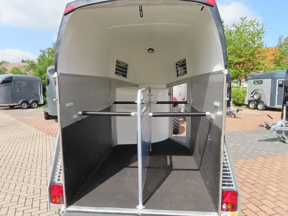 Remolque para caballos Böckmann Pferdeanhänger Champion Esprit ISY Sattelkammer 100km/h: foto 10 Remolque para caballos Böckmann Pferdeanhänger Champion Esprit ISY Sattelkammer 100km/h: foto 10