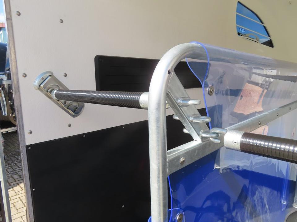 Böckmann Pferdeanhänger, Comfort, Flügeltür,100 km/h,Aluboden - Remolque para caballos: foto 4 Böckmann Pferdeanhänger, Comfort, Flügeltür,100 km/h,Aluboden - Remolque para caballos: foto 4