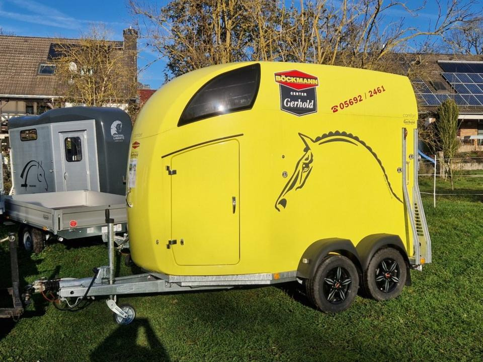 Böckmann Pferdeanhänger Comfort Flügeltür Sattelkammer 100km/h - Remolque para caballos: foto 2 Böckmann Pferdeanhänger Comfort Flügeltür Sattelkammer 100km/h - Remolque para caballos: foto 2