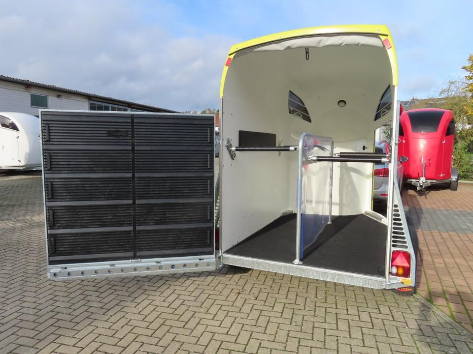 Böckmann Pferdeanhänger Comfort Flügeltür Sattelkammer 100km/h - Remolque para caballos: foto 4 Böckmann Pferdeanhänger Comfort Flügeltür Sattelkammer 100km/h - Remolque para caballos: foto 4