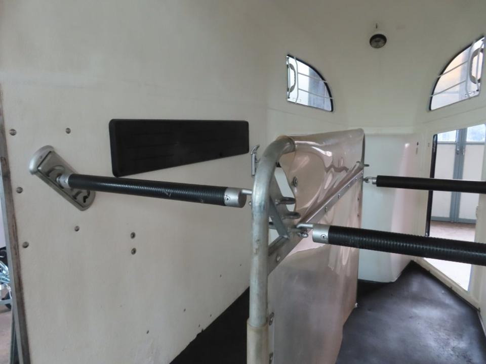 Böckmann,Pferdeanhänger,Comfort "Western" ALUBODEN, 100 km/h - Remolque para caballos: foto 5 Böckmann,Pferdeanhänger,Comfort "Western" ALUBODEN, 100 km/h - Remolque para caballos: foto 5