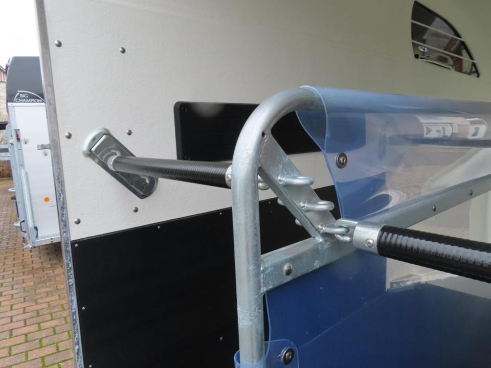 Pferdeanhänger Böckmann Comfort 100km/h Sattelkammer Aluboden - Remolque para caballos: foto 4 Pferdeanhänger Böckmann Comfort 100km/h Sattelkammer Aluboden - Remolque para caballos: foto 4