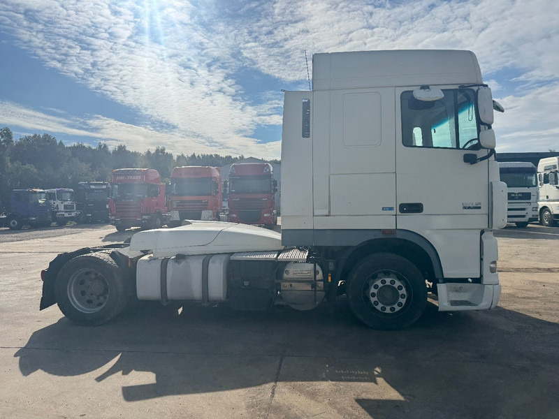 DAF 105 XF 460 Space Cab (MANUAL GEARBOX / BOITE MANUELLE) - Cabeza tractora: foto 4 DAF 105 XF 460 Space Cab (MANUAL GEARBOX / BOITE MANUELLE) - Cabeza tractora: foto 4
