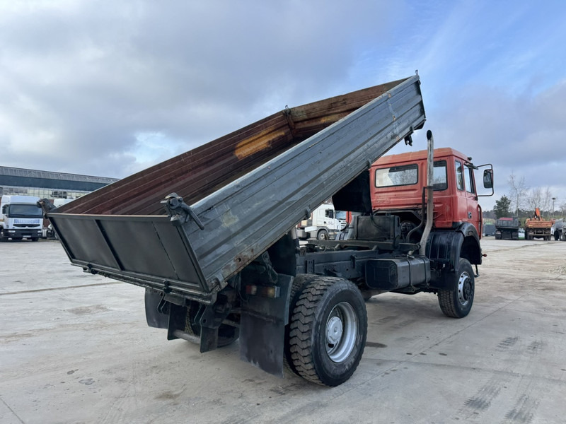 Iveco Magirus 180-23 (GRAND PONT / 4X4 / LAMES / POMPE MANUELLE) - Camión volquete: foto 5 Iveco Magirus 180-23 (GRAND PONT / 4X4 / LAMES / POMPE MANUELLE) - Camión volquete: foto 5