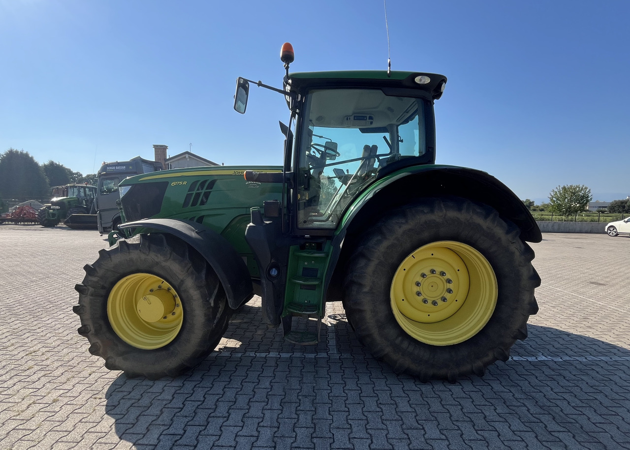 JOHN DEERE 6175 R - Tractor: foto 2 JOHN DEERE 6175 R - Tractor: foto 2