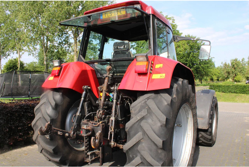 Case IH CS 150 met fronthef en front pto - Tractor: foto 4 Case IH CS 150 met fronthef en front pto - Tractor: foto 4