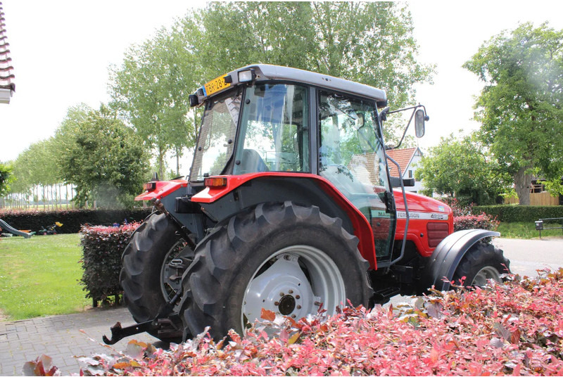 Massey Ferguson 4225 - Tractor: foto 3 Massey Ferguson 4225 - Tractor: foto 3