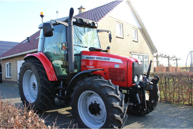 Massey Ferguson 5460 - Tractor: foto 2 Massey Ferguson 5460 - Tractor: foto 2