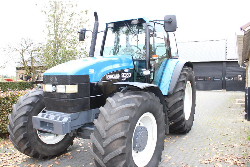 New Holland 8360 - Tractor: foto 5 New Holland 8360 - Tractor: foto 5