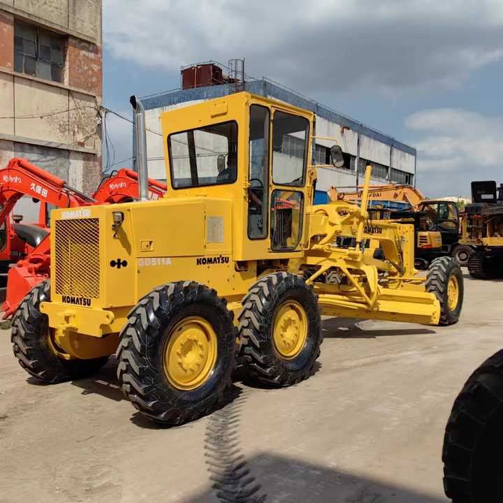 Japan Komatsu GD511 Motor Grader Cheap Price Komatsu Road Grader GD511 Good Condition in China - Grader: foto 2 Japan Komatsu GD511 Motor Grader Cheap Price Komatsu Road Grader GD511 Good Condition in China - Grader: foto 2