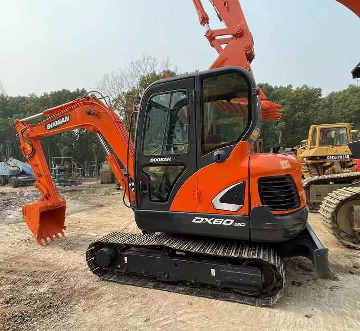 Used Doosan DX60-9c Excavator | Low Hours | Robust Undercarriage | Global Shipping | Discounted Price - Excavadora: foto 4 Used Doosan DX60-9c Excavator | Low Hours | Robust Undercarriage | Global Shipping | Discounted Price - Excavadora: foto 4