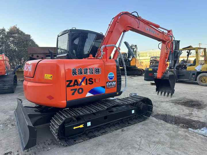 Used Excavator Good Quality Low Price Hitachi ZX70 Excavator in Good Condition for Sale - Excavadora de cadenas: foto 3 Used Excavator Good Quality Low Price Hitachi ZX70 Excavator in Good Condition for Sale - Excavadora de cadenas: foto 3