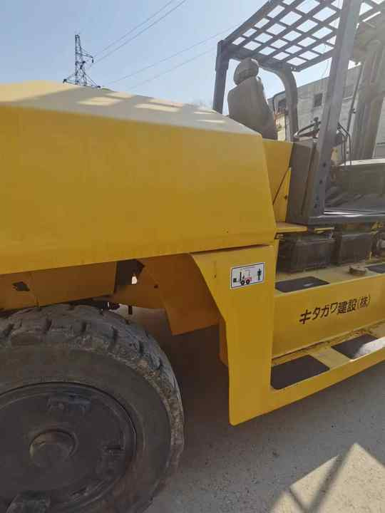 Used Original Japan Brand komatsu 15tons Forklift for Sale Low Working Hours Strong Power - Carretilla elevadora: foto 3 Used Original Japan Brand komatsu 15tons Forklift for Sale Low Working Hours Strong Power - Carretilla elevadora: foto 3