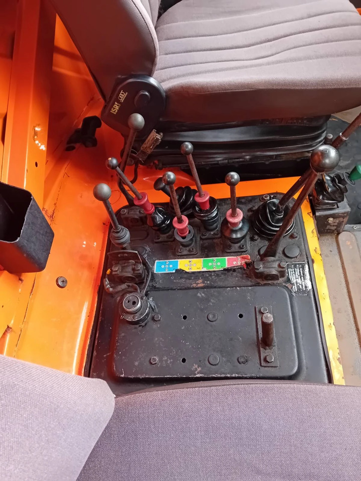 Leasing de  Mercedes-Benz UNIMOG U1500, 4х4, Самосвал Mercedes-Benz UNIMOG U1500, 4х4, Самосвал: foto 15