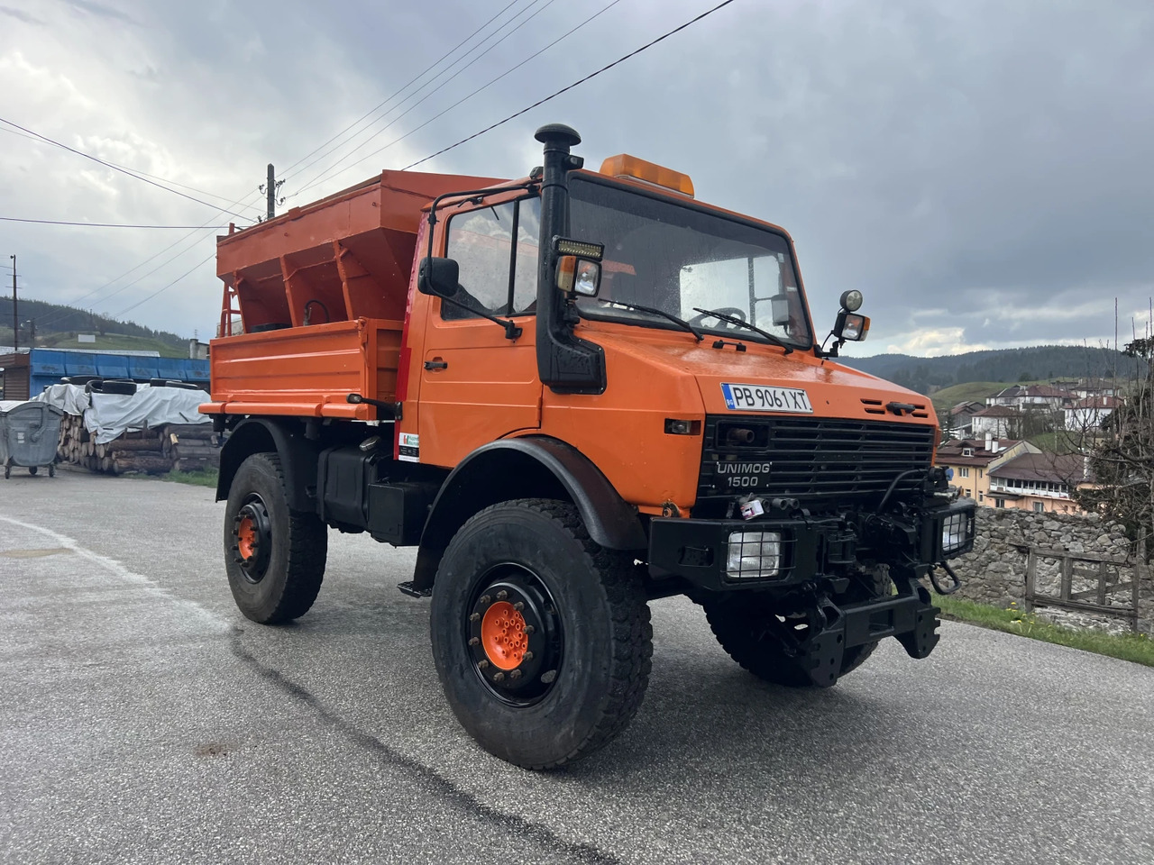 Mercedes-Benz UNIMOG U1500, 4х4, Самосвал - Máquina quitanieve: foto 1 Mercedes-Benz UNIMOG U1500, 4х4, Самосвал - Máquina quitanieve: foto 1