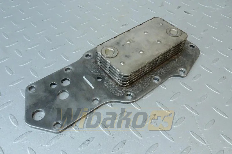 Cummins 3904320 - Enfriador de aceite para Maquinaria de construcción: foto 1 Cummins 3904320 - Enfriador de aceite para Maquinaria de construcción: foto 1