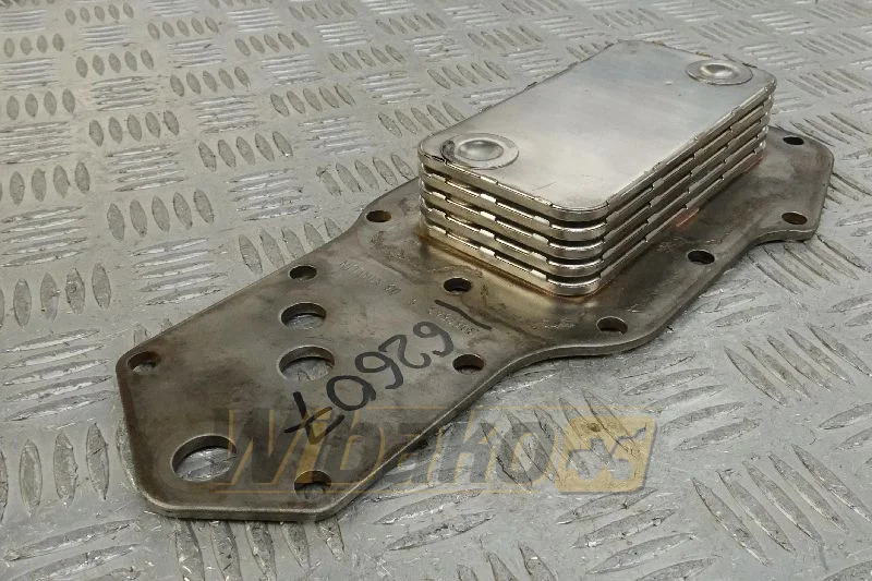 Cummins 3957543 - Enfriador de aceite para Maquinaria de construcción: foto 1 Cummins 3957543 - Enfriador de aceite para Maquinaria de construcción: foto 1