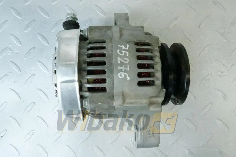 Kubota 16495-64013 - Alternador para Maquinaria de construcción: foto 1 Kubota 16495-64013 - Alternador para Maquinaria de construcción: foto 1