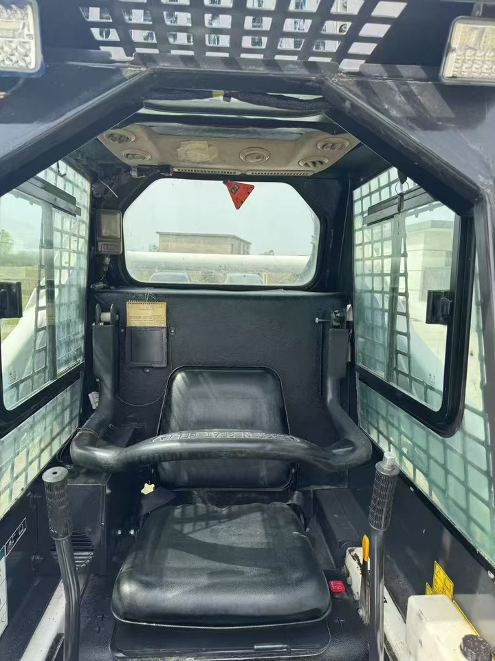 Cargadora de ruedas BOBCAT S18: foto 6 Cargadora de ruedas BOBCAT S18: foto 6